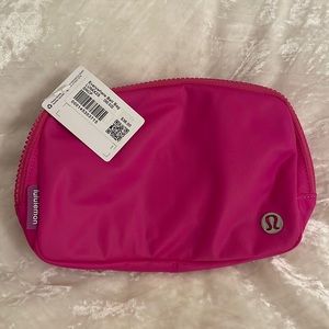 Lululemon Everywhere Belt Bag - Sonic Pink NWT